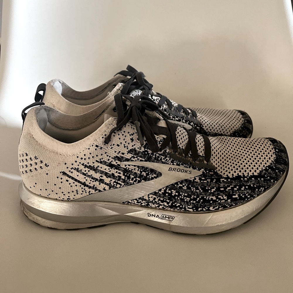 Brooks AMP levitate 3 size 9